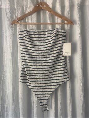 gaze Black and Cream Striped Strapless Knit Bodysuit